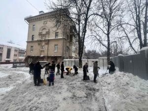 Подробнее о статье 10.01.26 Чистка снега субботник